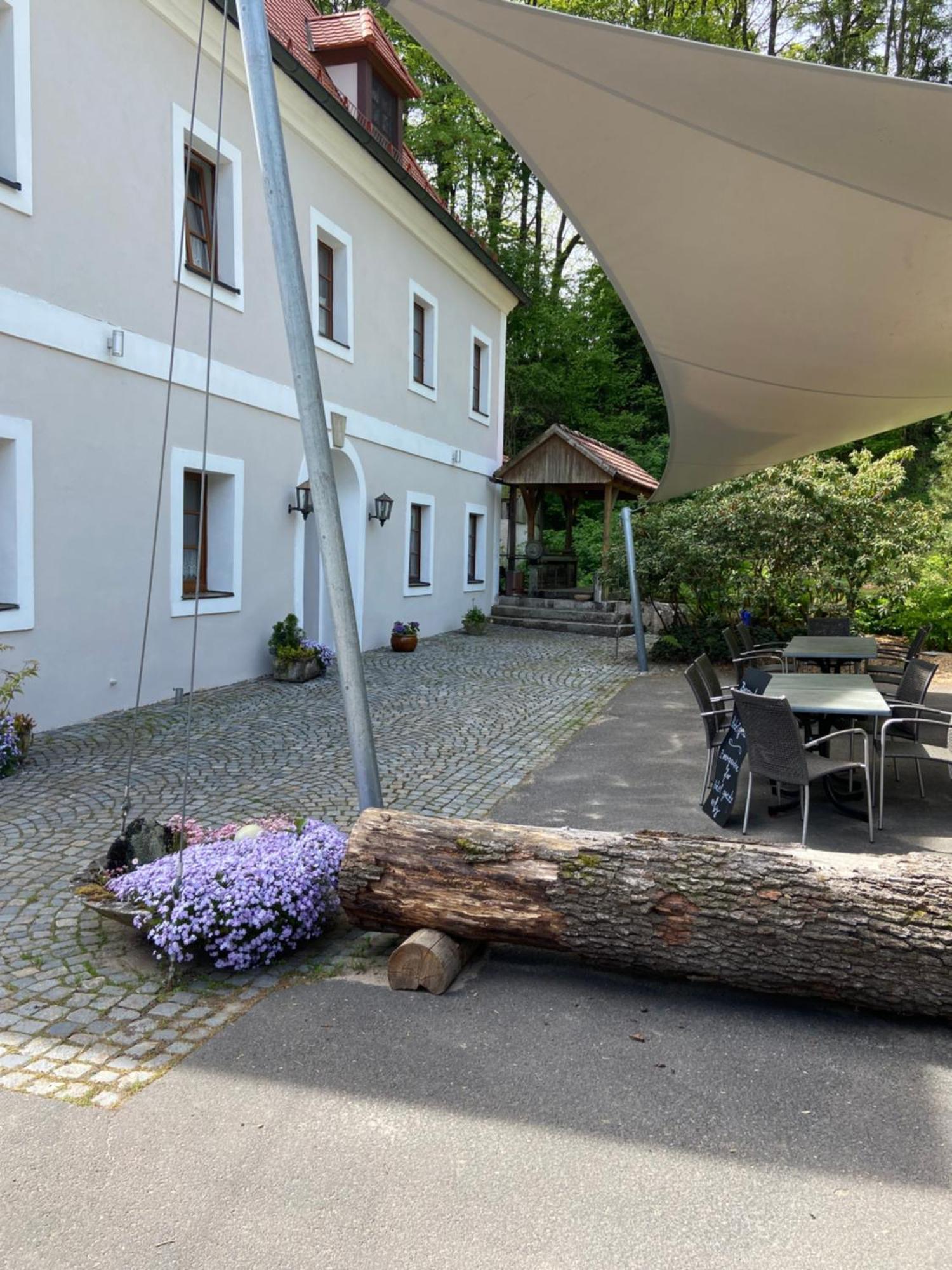 Landgasthof Kahrmühle Pressath Exterior foto