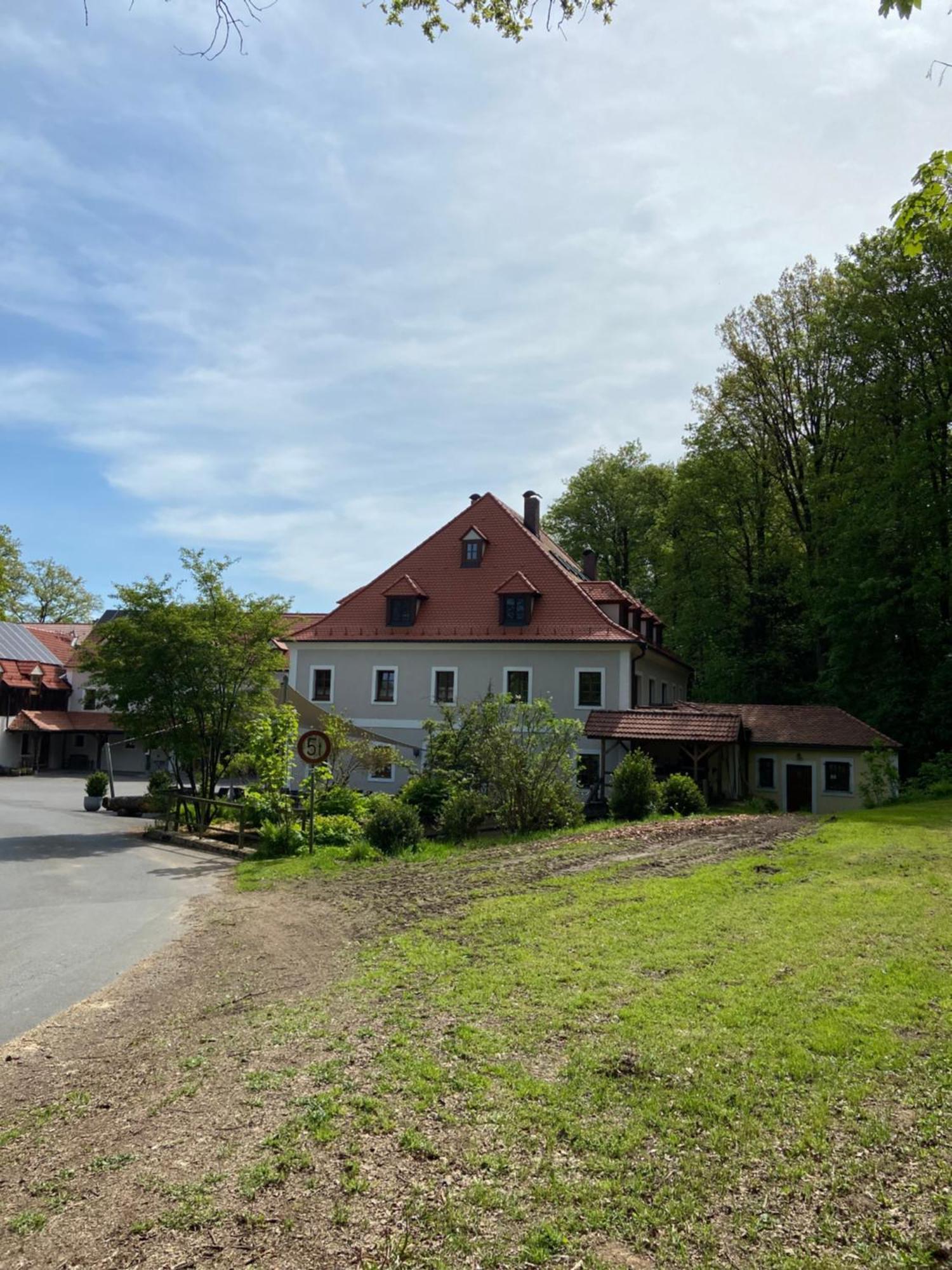 Landgasthof Kahrmühle Pressath Exterior foto