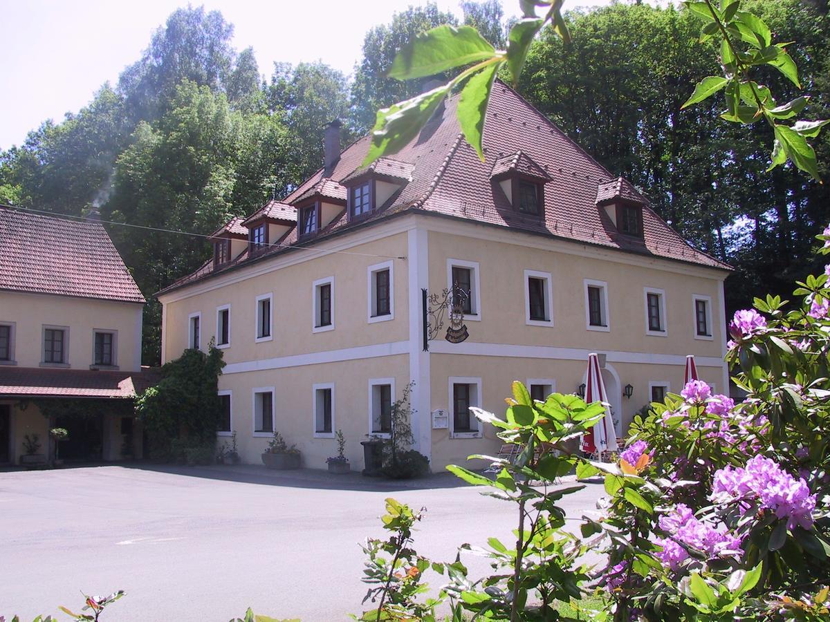 Landgasthof Kahrmühle Pressath Exterior foto